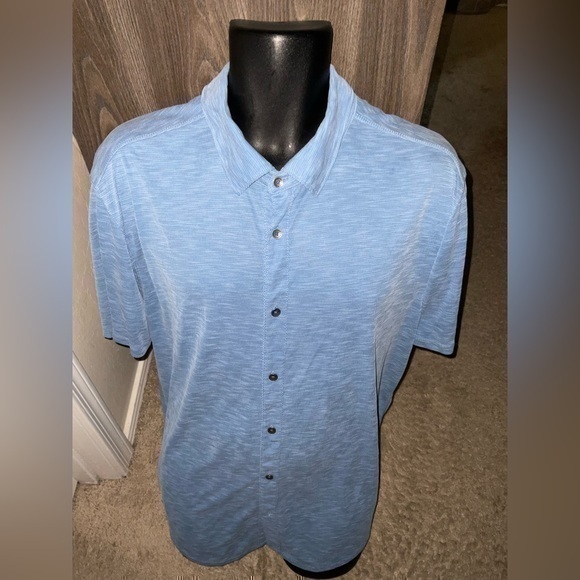 Tommy Bahama Other - Men’s used size XL Tommy Bahama blue button front short sleeve shirt